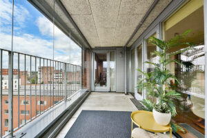 Cam Balkon